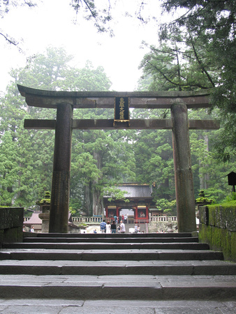 Togoshu Shrine, Ishidorii (Stone Gate)